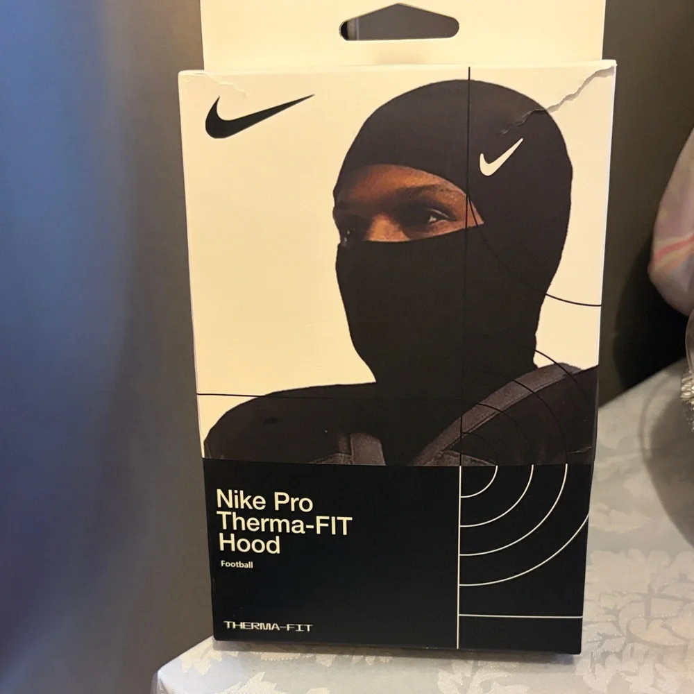 Nike Black Pro Therma-FIT Hood